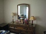 THOMASVILLE DRESSER W/MIRROR