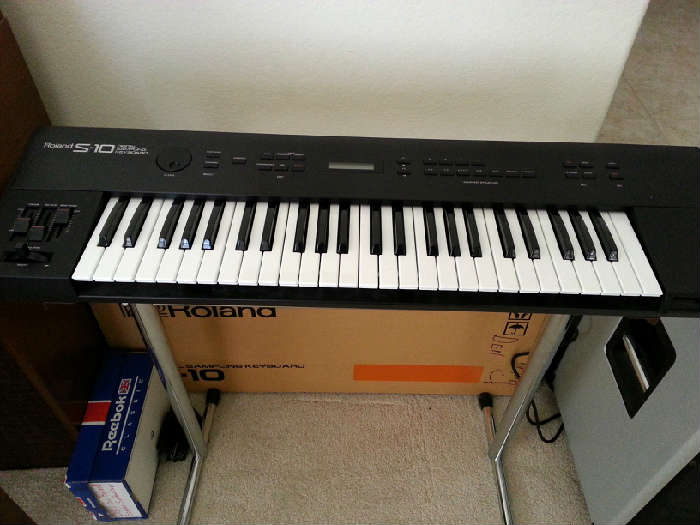 Roland S-10 keyboard/sampler