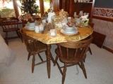 dining table w/6 chairs & leaf