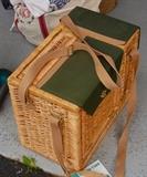 BRAND NEW PICNIC BASKET