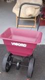 FERTILIZER SPREADER