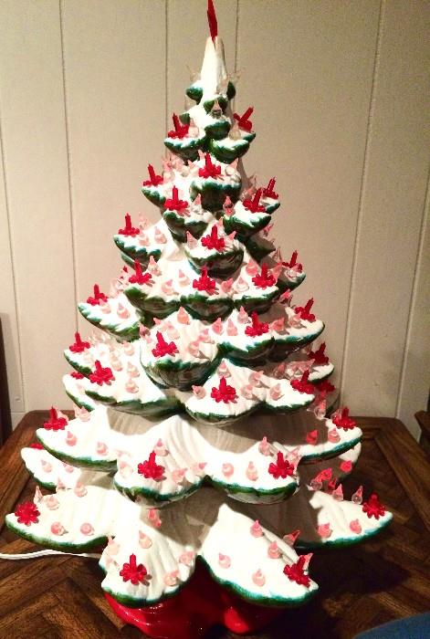 Amazing vintage ceramic blinking Christmas tree, blinking!!!!!!!
