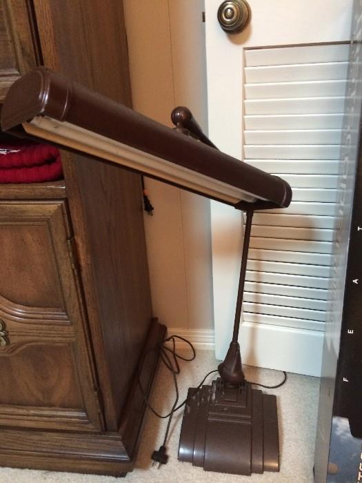 Another amazing vintage office lamp that works