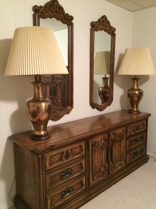 Stanley dresser and double mirrors plus brass lamp pair
