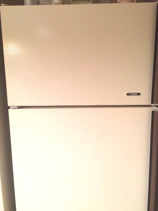 Frigidaire side by side working refrigerator