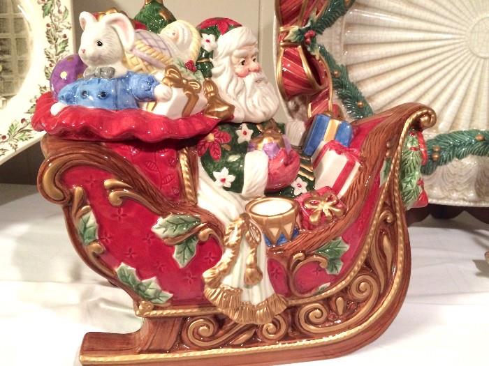 Fitz & Floyd Santa on a sleigh cookie jar, perfect condition