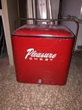 1960s picnic cooler in great shape!