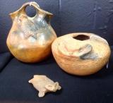 Pottery with Horny Toads, by Betty Manygoats (1945-present) Navajo.