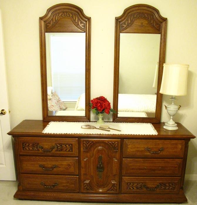 Sumter Furniture, Sumter S.C. Double Dresser w/ Double Mirrors.