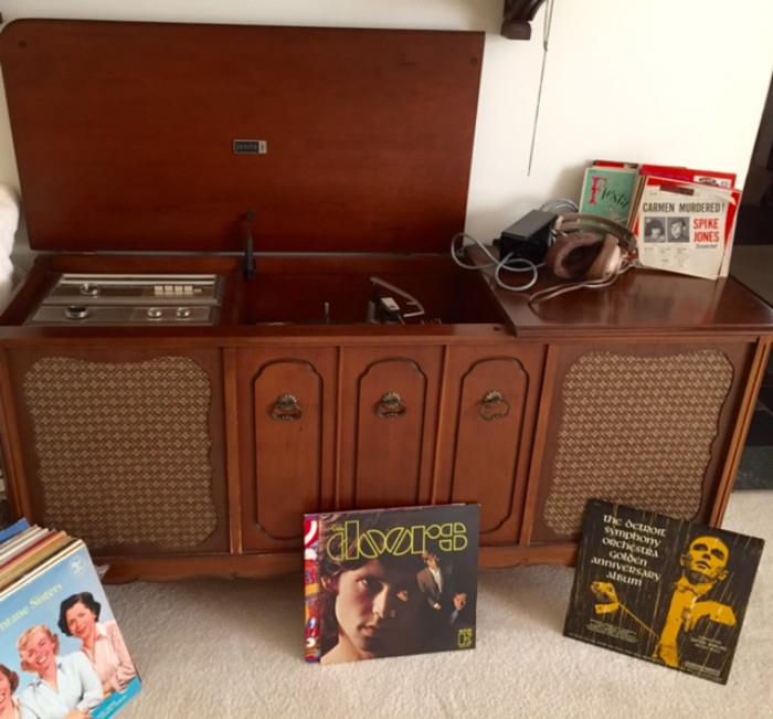 Vintage Zenith Audio Cabinet with Turntable, Radio, Headphones and vinyls