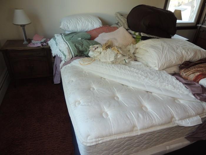 queen pillow top mattress and box sping