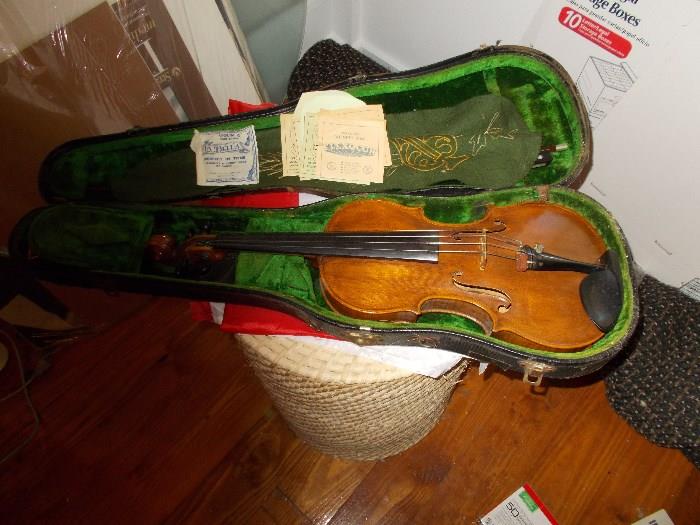 Vintage Violin & Bow in Vintage Case - GREAT Condition & Beautiful!!! - only mark on the bow is JASCHA - paper inside the case says (1) LaBella Violin G Pure Silver; (2) Pirastro Wondertone - 
