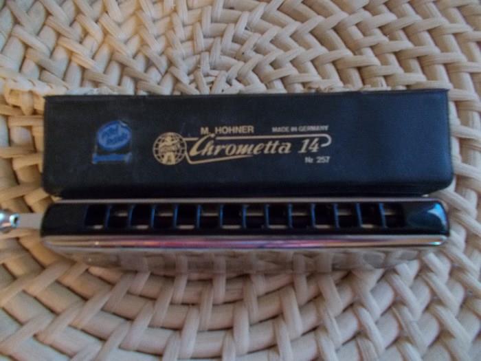 M. Hohner Chrometta 14 Harmonica Nr 257 - Made in Germany - case included