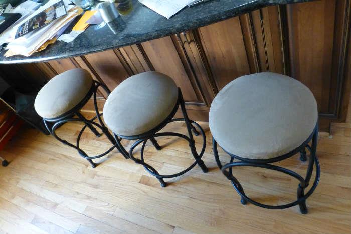 3 nice bar stools