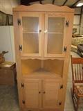 Corner cabinet