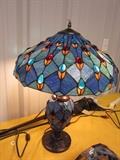 Stunning Tiffany-like lamp