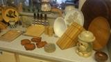 Wood kitchenware
