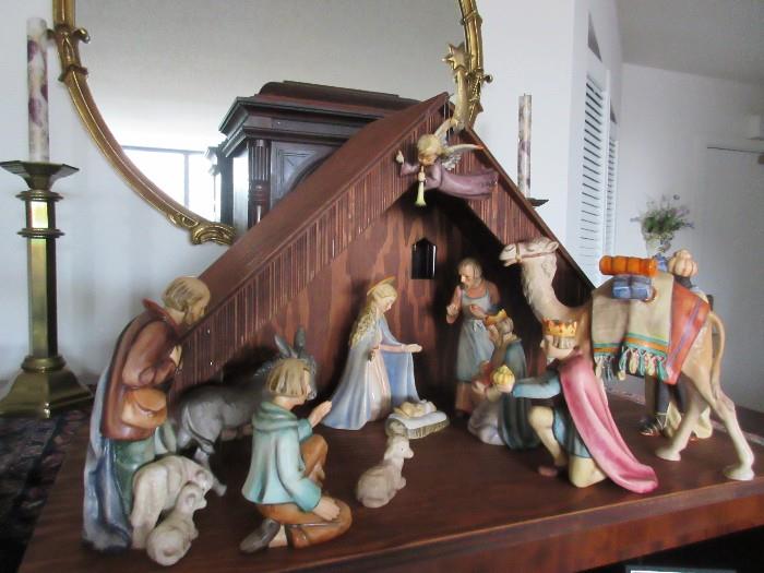 goebel nativity scene w/manger