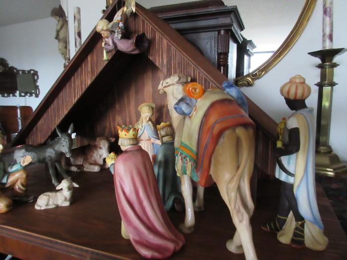 goebel nativity scene w/manger