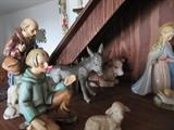 goebel nativity scene w/manger