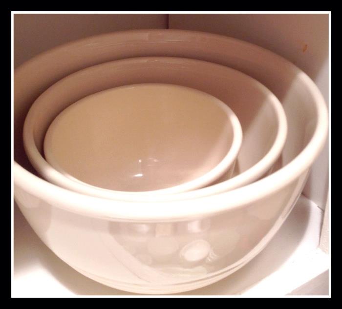 White nesting mixing bowl set