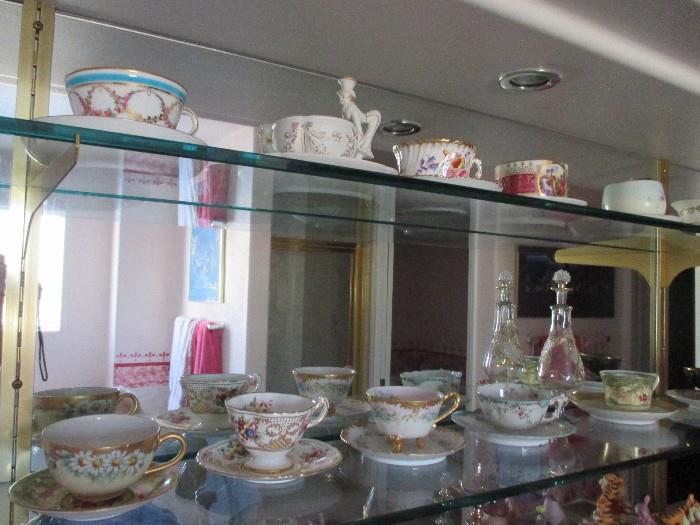 Teacups galore as well......