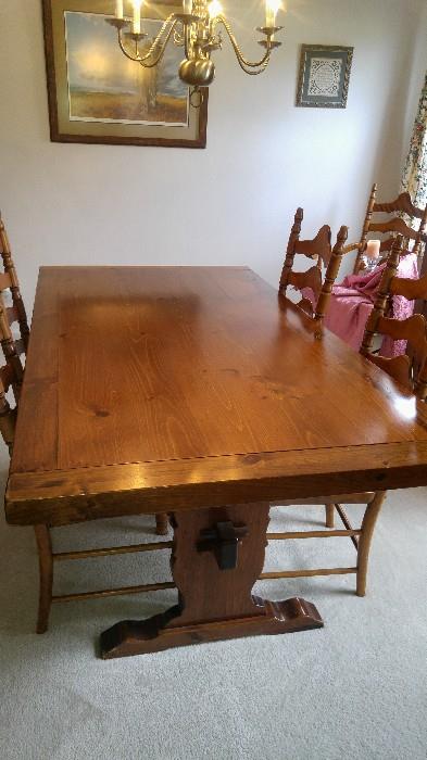 Amazing SOLID Farm Style Table w/ leaves! Six Bent Bros. Chairs