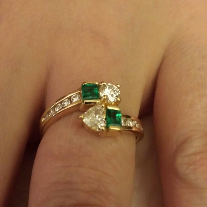 Beautiful emerald and diamond ring