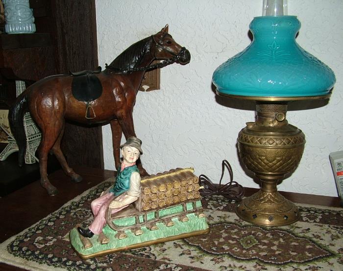 Breyer saddled Horse, Vintage oil lamp