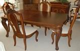 ABSOLUTELY BEAUTIFUL DINING ROOM TABLE WITH SIX CHAIRS