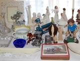 DECORATIVE ACCESSORIES AND COLLECTIBLES
