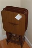 SET OF TRAY TABLES