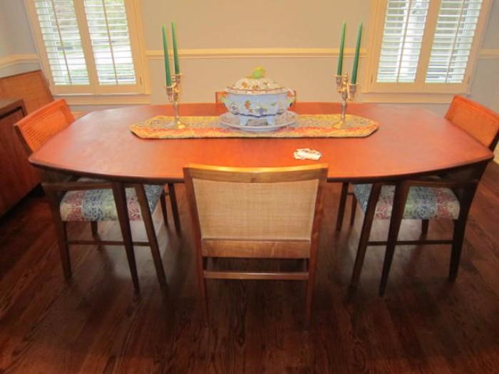 Mid-century Dillingham dining table with 2 leaves, pads, and 6 chairs