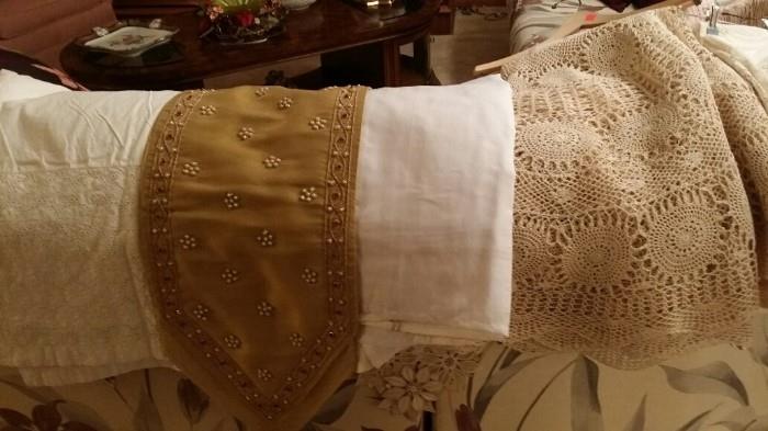 Table Runners, Table Cloths