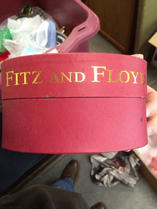 FITZ AND FLOYD GLASS DOG