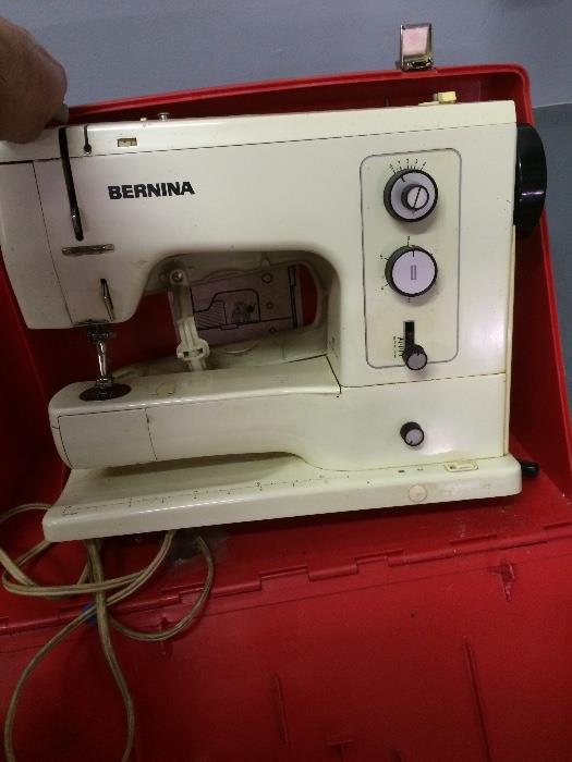 BERNINA SEWING MACHINE