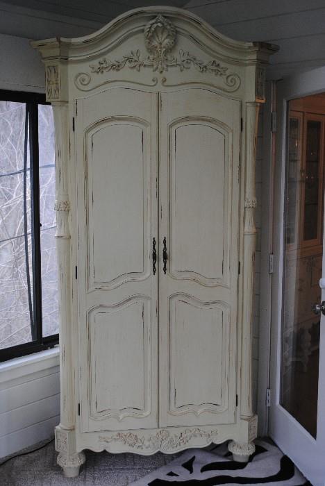 Great armoire 
