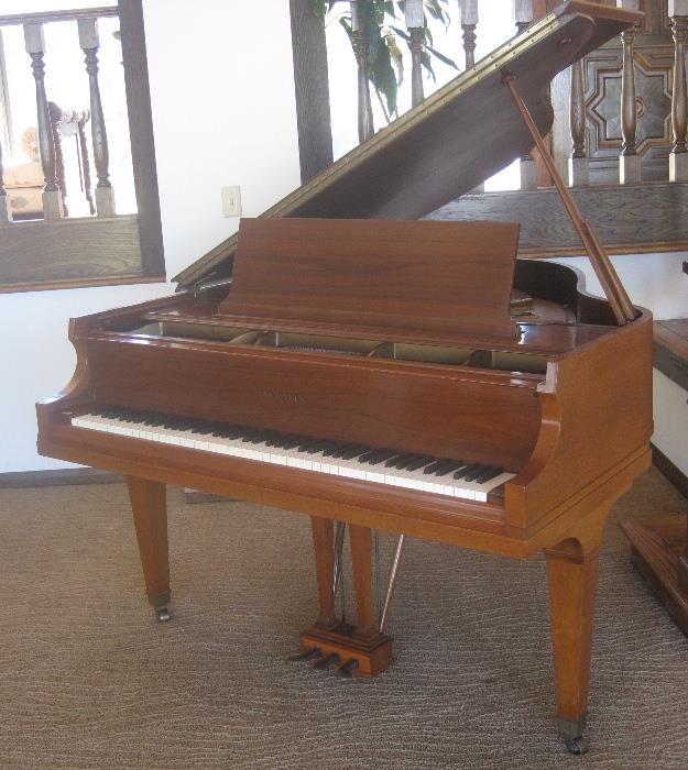 1969 BALDWIN BABY GRAND PIANO “M” SERIES 185594
