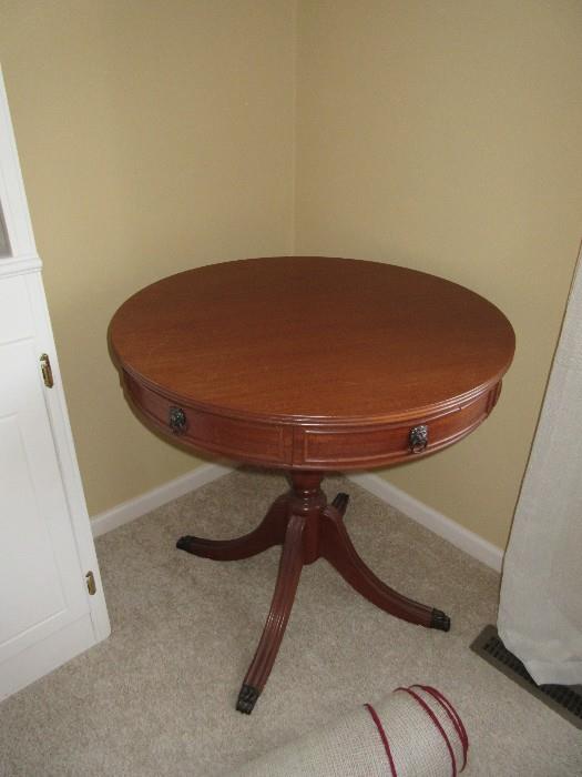 ROUND PED TABLE WITH DRAWER