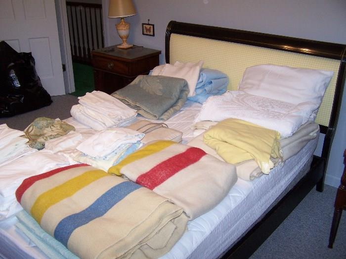 FULL-SIZE BED & BEDDING