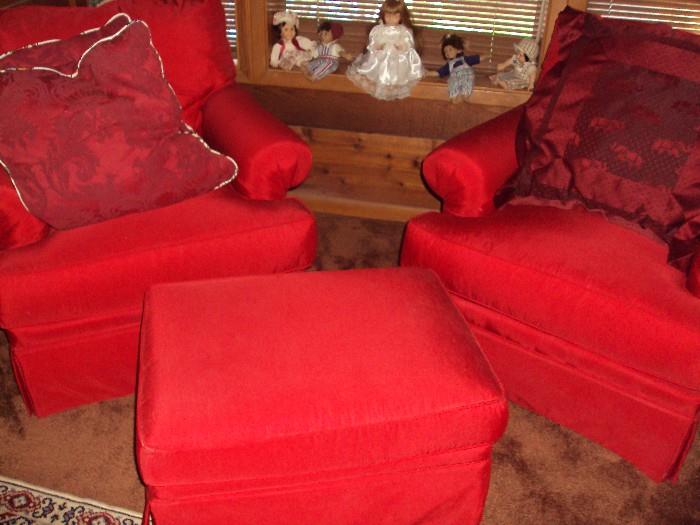 MATCHING CHAIRS AND OTTOMAN. BEAUTIFUL RED COLOR HOWEVER, THE PICTURE DOES NOT DO THEM JUSTICE