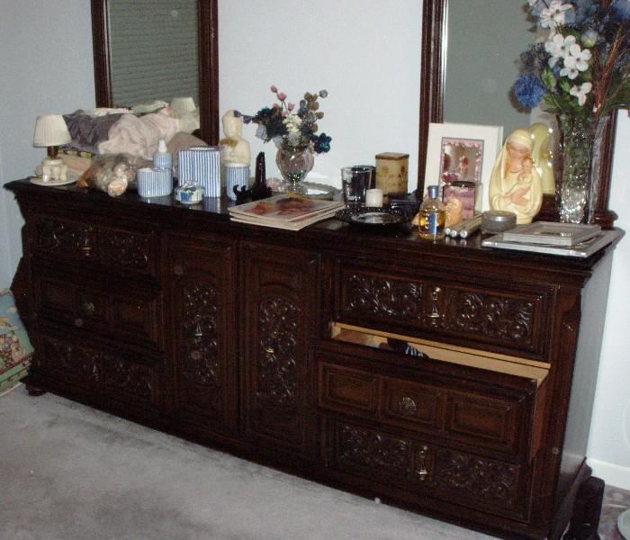 double dresser with mirrors and matching queen bed