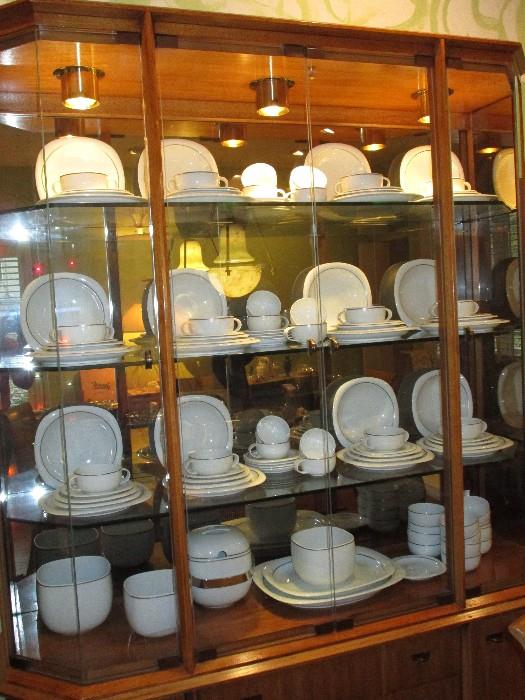 116 piece Rosenthal Suomi Lanka china set