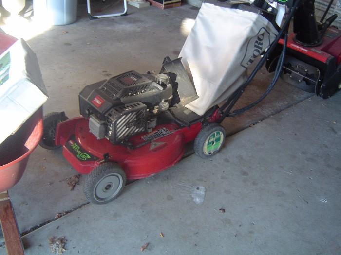 toro electric start self propelled mulching lawn mower