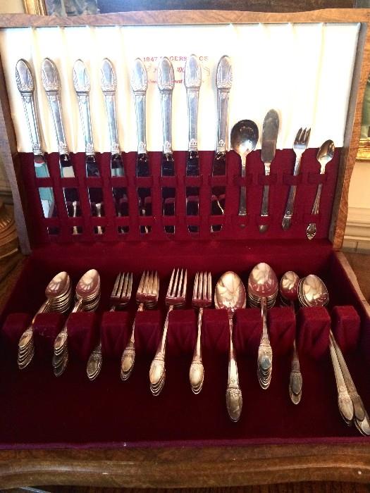 Rogers 1847 silver plate flatware for 8 people