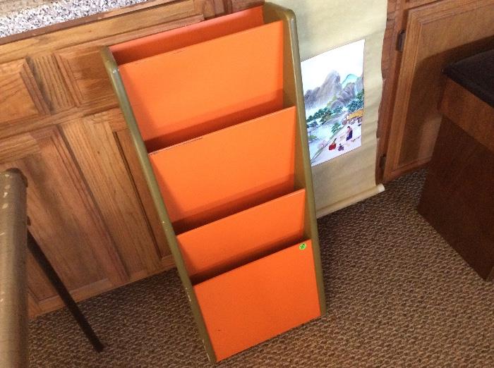 Magazine or file holder, wall mount