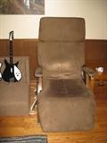 2 contemporary recliners