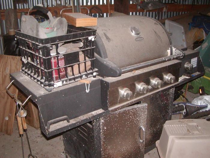 nice gas grill.  works great last time we used it.