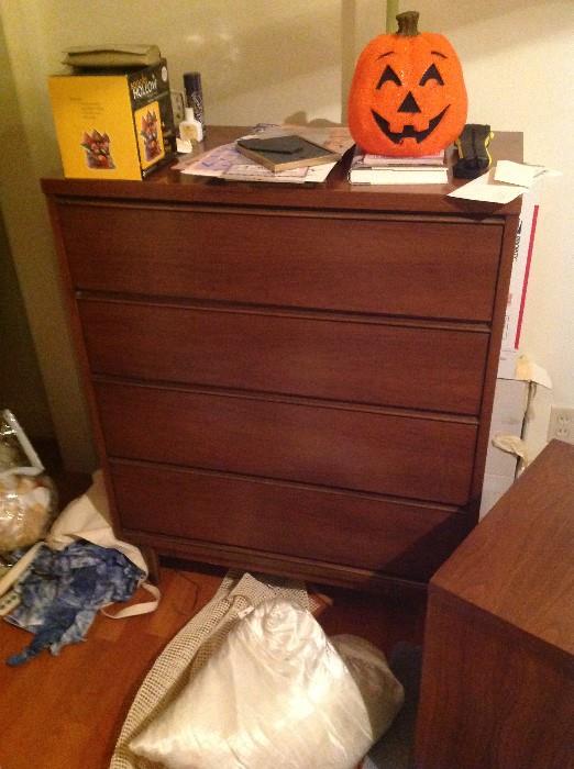 4 Drawer Vintage Dresser $ 160.00