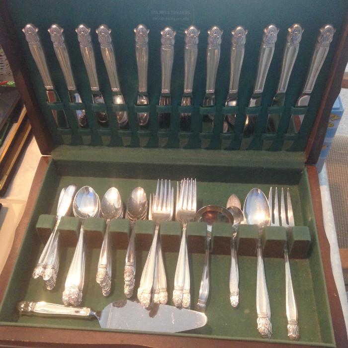 Holmes & Edwards Inlaid Silverplate Flatware Set, in Silver Chest
 